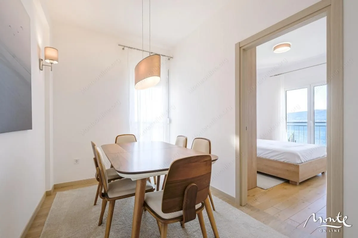 Prodaja, dvosoban stan, 66m², Tivat, Crna Gora