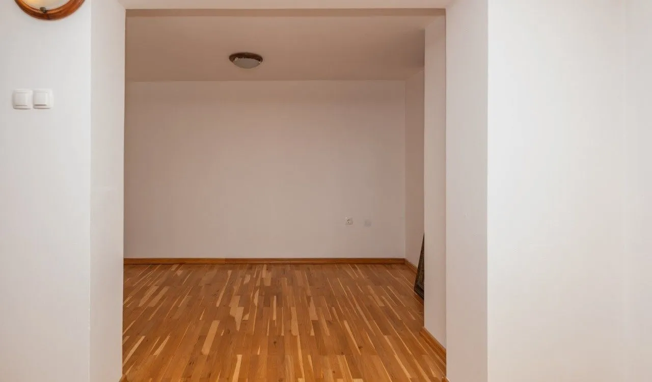 Rent, house, 280m², Gorica C, Podgorica