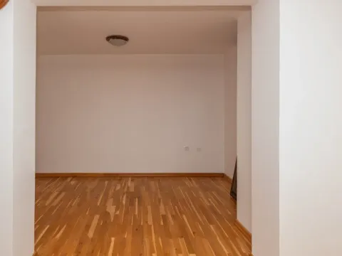 Rent, house, 280m², Podgorica, Crna Gora - image 19