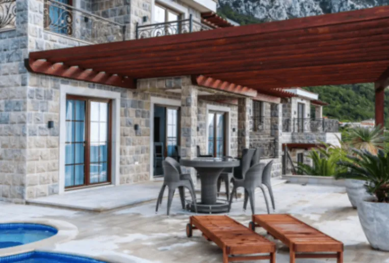 Izdavanje, kuća, 300m², Blizikuće, Budva
