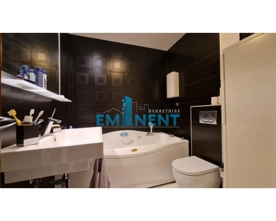 Sale, house, 360m², Bezanijska Kosa 2, Bežanijska Kosa Sve Podlokacije