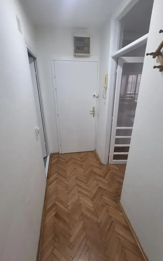 Izdavanje, jednosoban stan, 35m², Bulevar Oslobodjenja, Novi Sad Sve Podlokacije