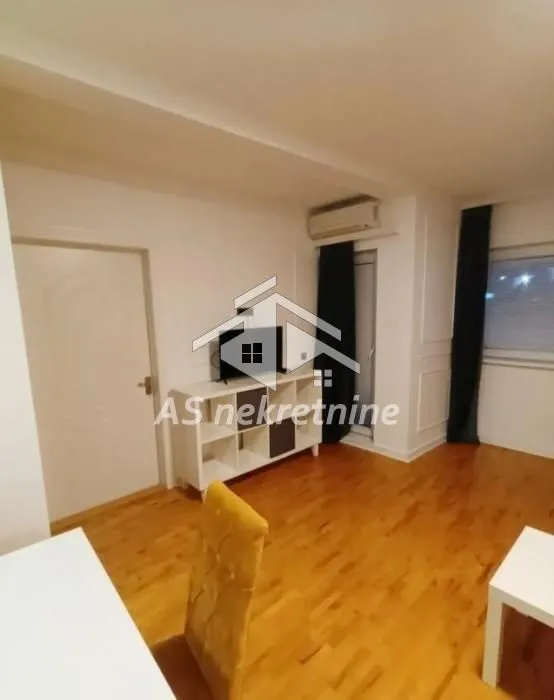 Izdavanje, trosoban stan, 60m², Trošarina, Voždovac Sve Podlokacije