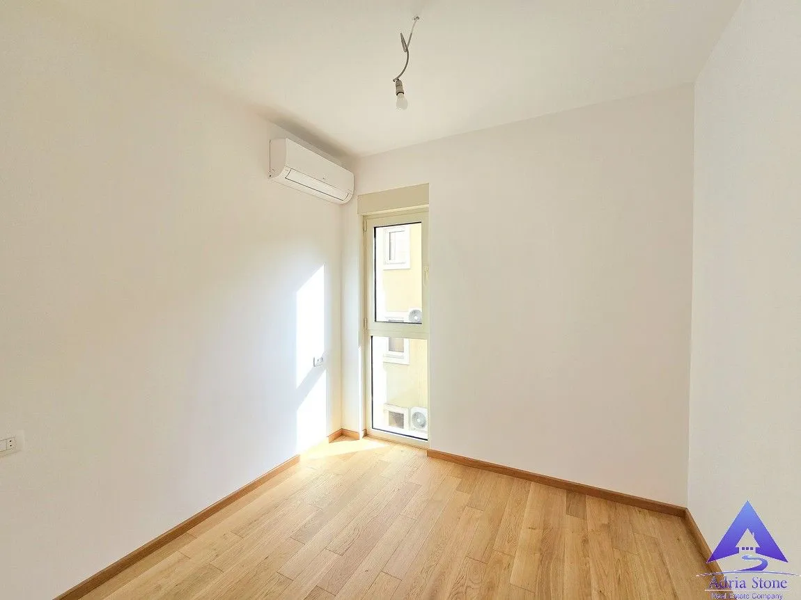 Prodaja, dvosoban stan, 65m², Centar, Budva