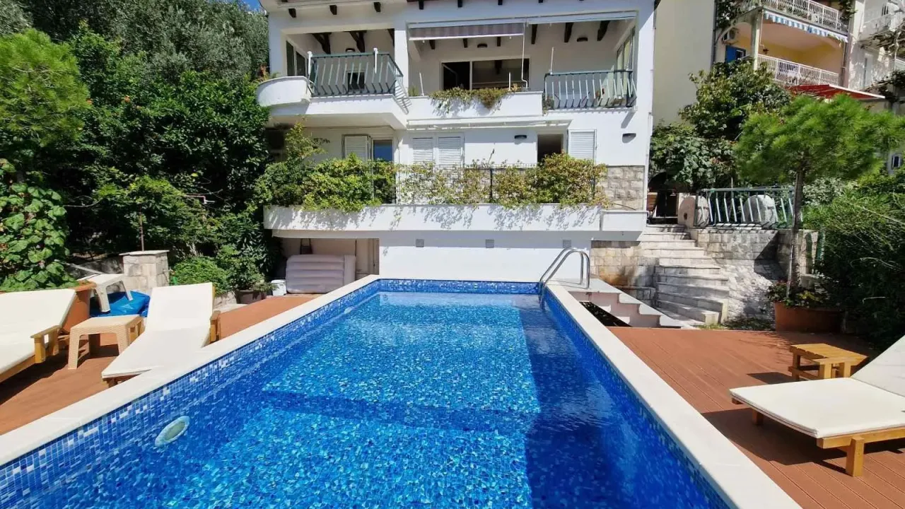 Rent, house, 250m², Sveti Stefan, Budva