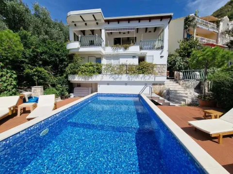 Rent, house, 250m², Sveti Stefan, Budva