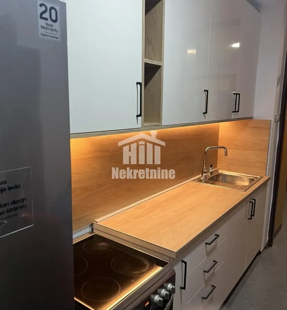 Prodaja, trosoban stan, 77m², Zemun Sve Podlokacije, Beograd