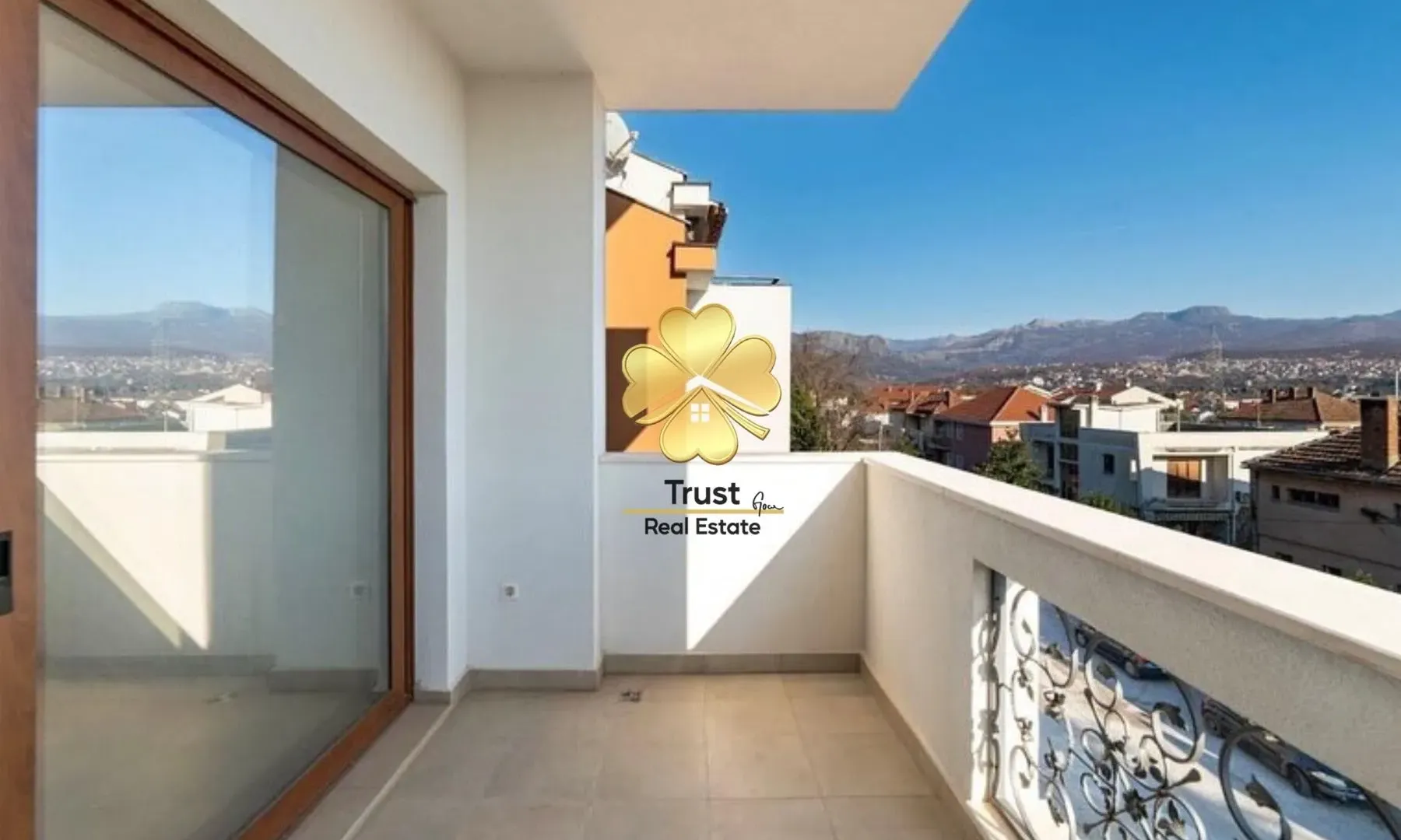 Izdavanje, trosoban stan, 142m², Gorica C, Podgorica