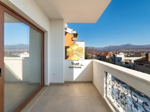 Izdavanje, trosoban stan, 142m², Gorica C, Podgorica