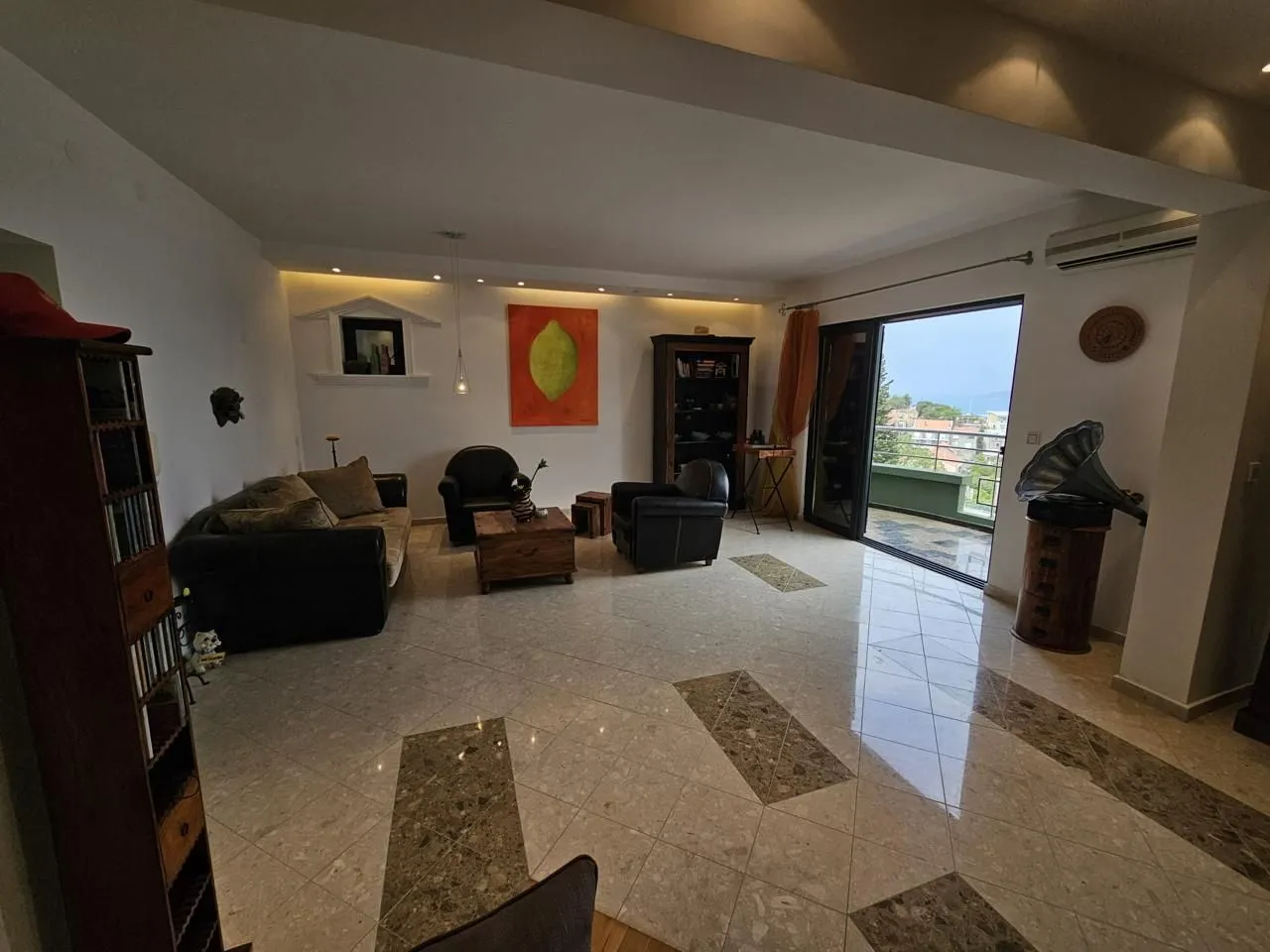 Izdavanje, stan, 149m², Pržno, Budva