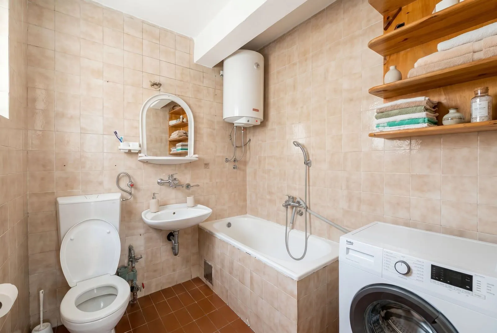 Prodaja, trosoban stan, 56m², Budva, Crna Gora
