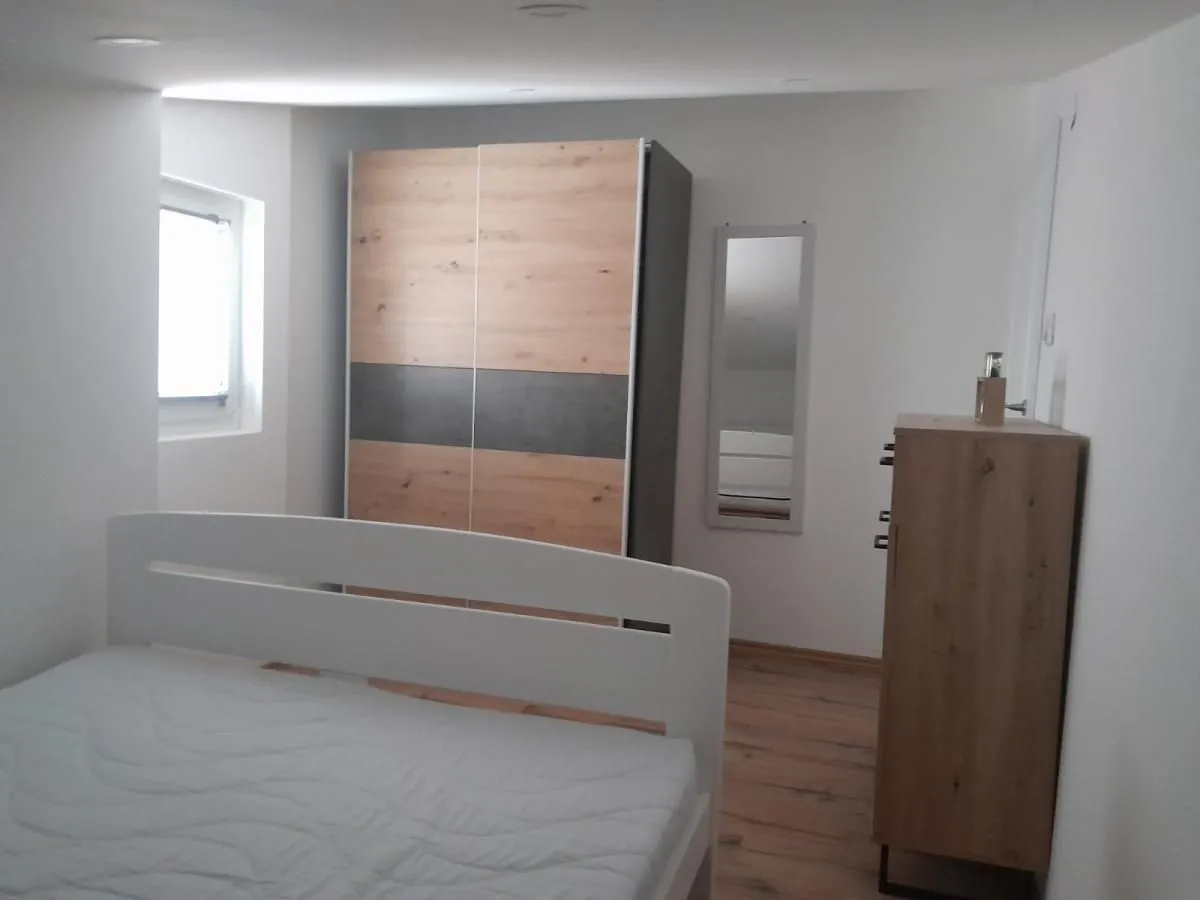 Izdavanje, jednosoban stan, 40m², Niš, Srbija