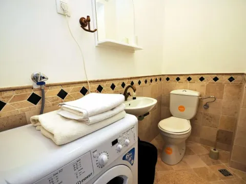 Prodaja, dvosoban stan, 92m², Risan, Kotor - image 13