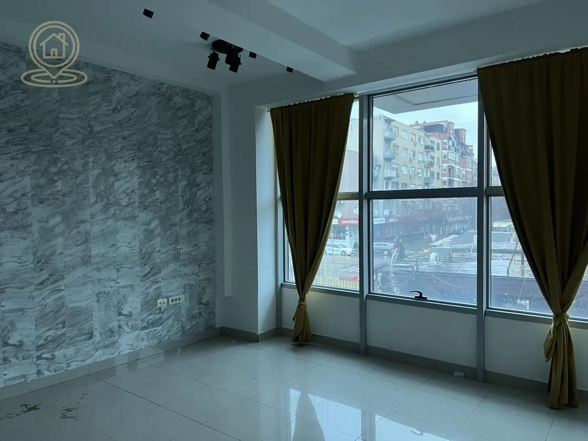 Rent, office space, 180m², Centar, Novi Sad