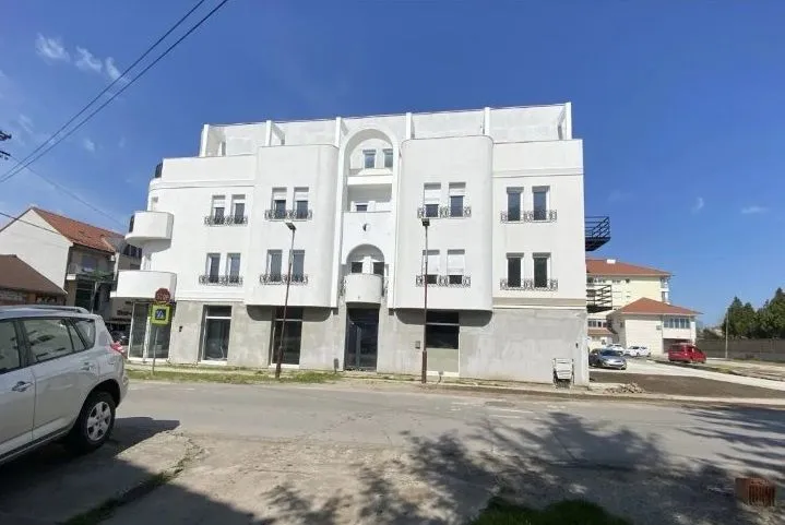 Prodaja, trosoban stan, 85m², Kikinda, Srbija