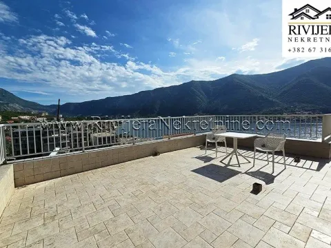 Sale, two bedroom apartment, 75m², Dobrota, Kotor - image 2