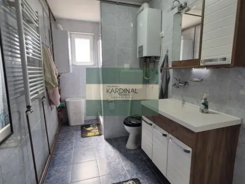 Prodaja, kuća, 181m², Kajsijar, Jagodina - image 13