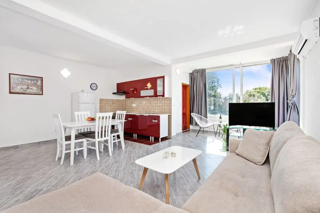 Rent, house, 110m², Tivat, Crna Gora