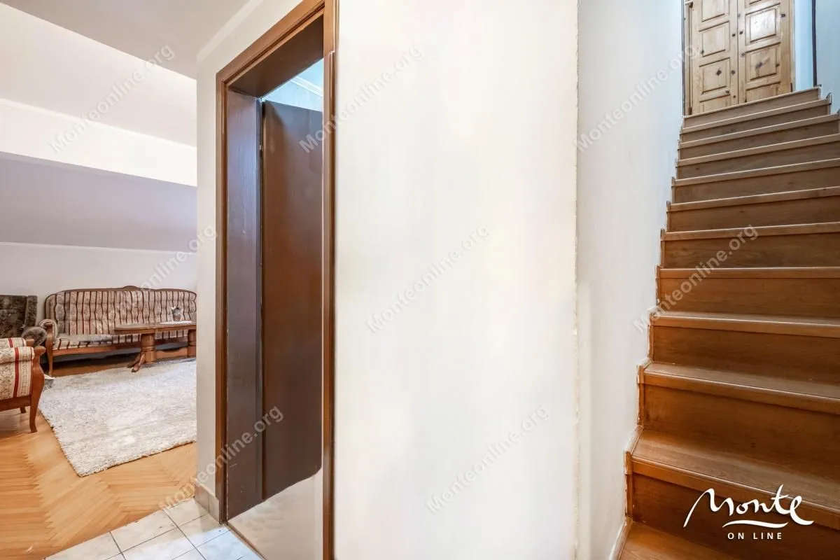 Prodaja, trosoban stan, 63m², Tivat, Crna Gora