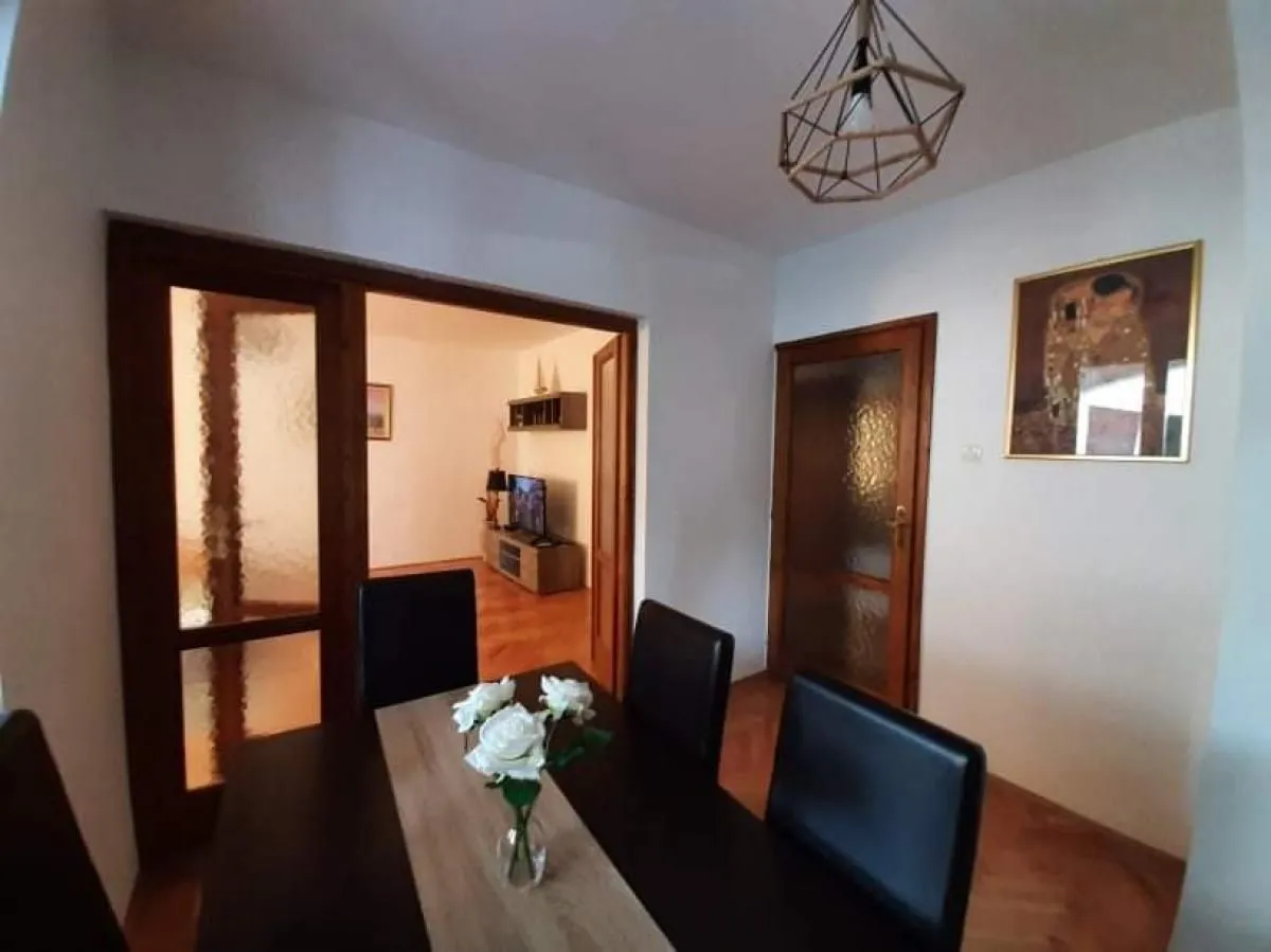 Rent, one bedroom apartment, 63m², Tivat, Crna Gora