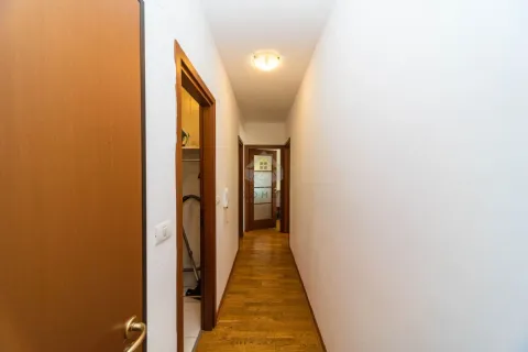 Rent, one bedroom apartment, 52m², City Kvart, Podgorica - image 9