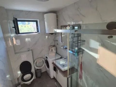 Izdavanje, jednosoban stan, 45m², Tivat, Crna Gora - image 5