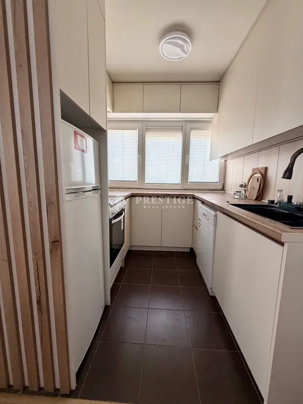 Izdavanje, dvosoban stan, 60m², Centar, Podgorica