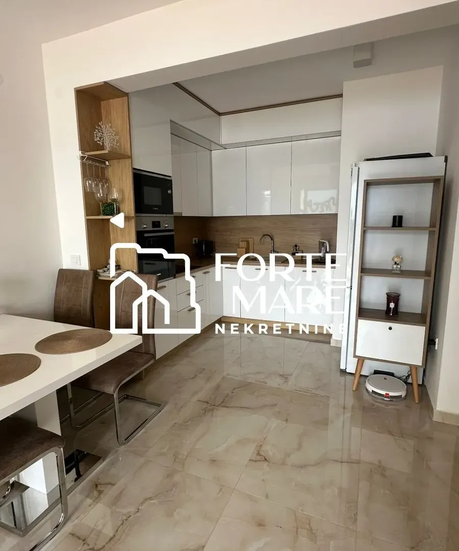 Prodaja, jednosoban stan, 52m², Baošići, Herceg Novi