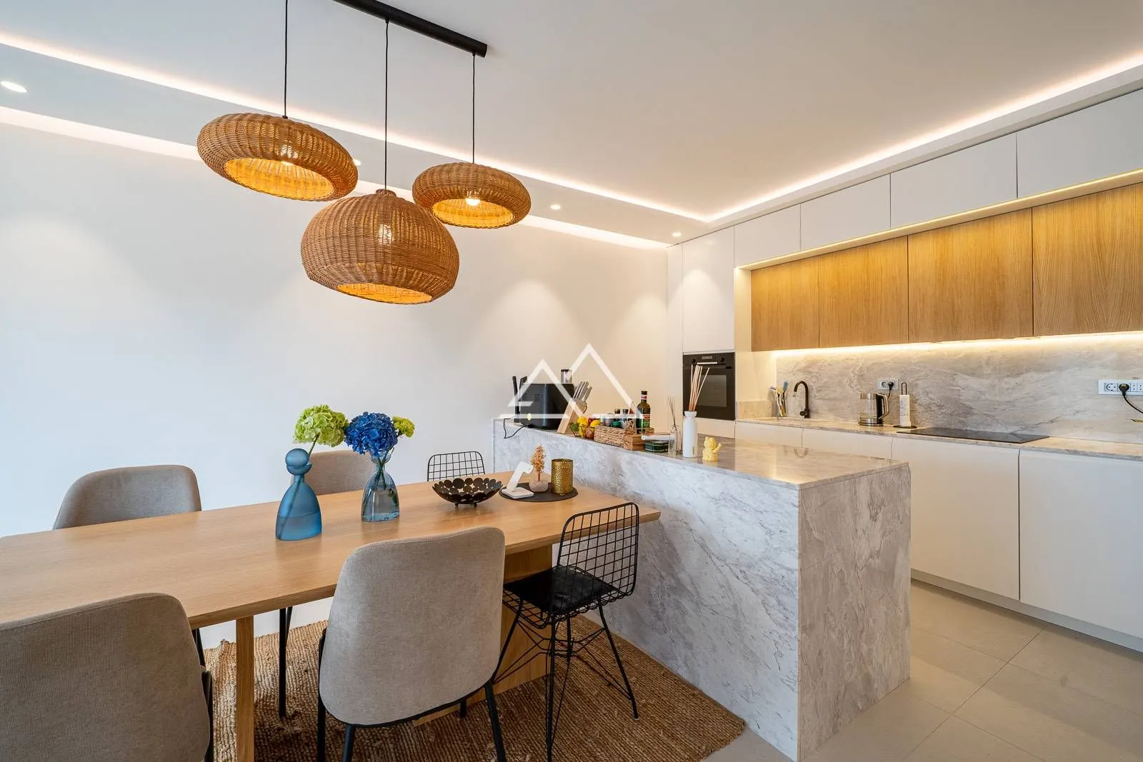 Prodaja, dvosoban stan, 122m², Tivat, Crna Gora