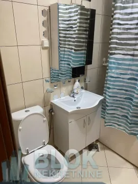 Izdavanje, trosoban stan, 110m², City Kvart, Podgorica - image 11