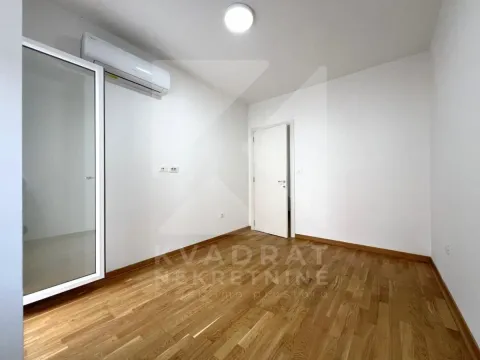 Izdavanje, dvosoban stan, 64m², City Kej, Podgorica - image 8