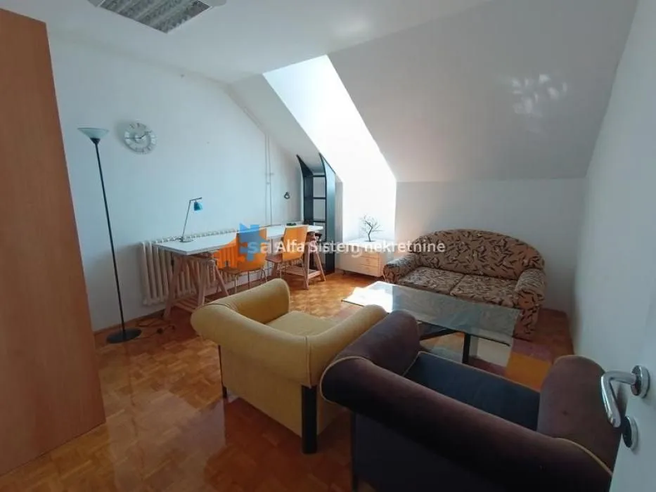 Izdavanje, trosoban stan, 100m², Bežanijska Kosa 3, Bežanijska Kosa Sve Podlokacije