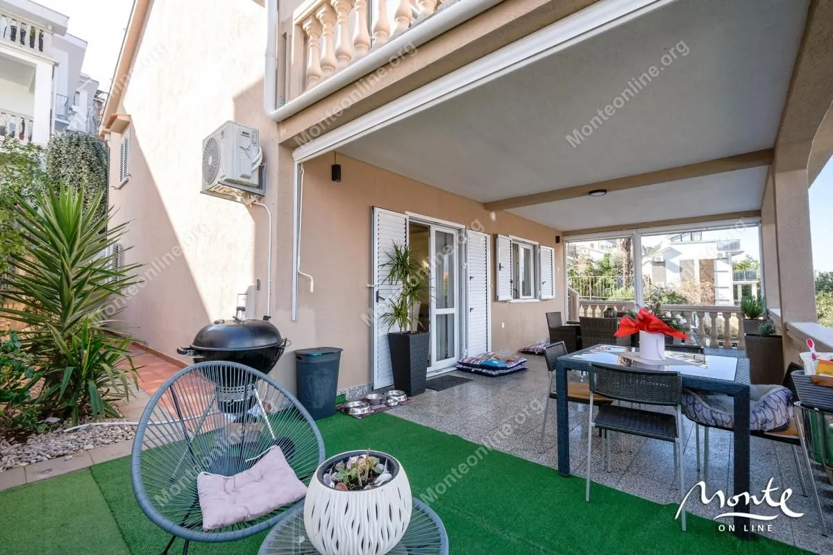 Prodaja, kuća, 210m², Krašići, Tivat