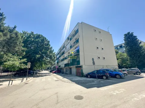 Prodaja, dvosoban stan, 69m², Preko Morače, Podgorica - image 1