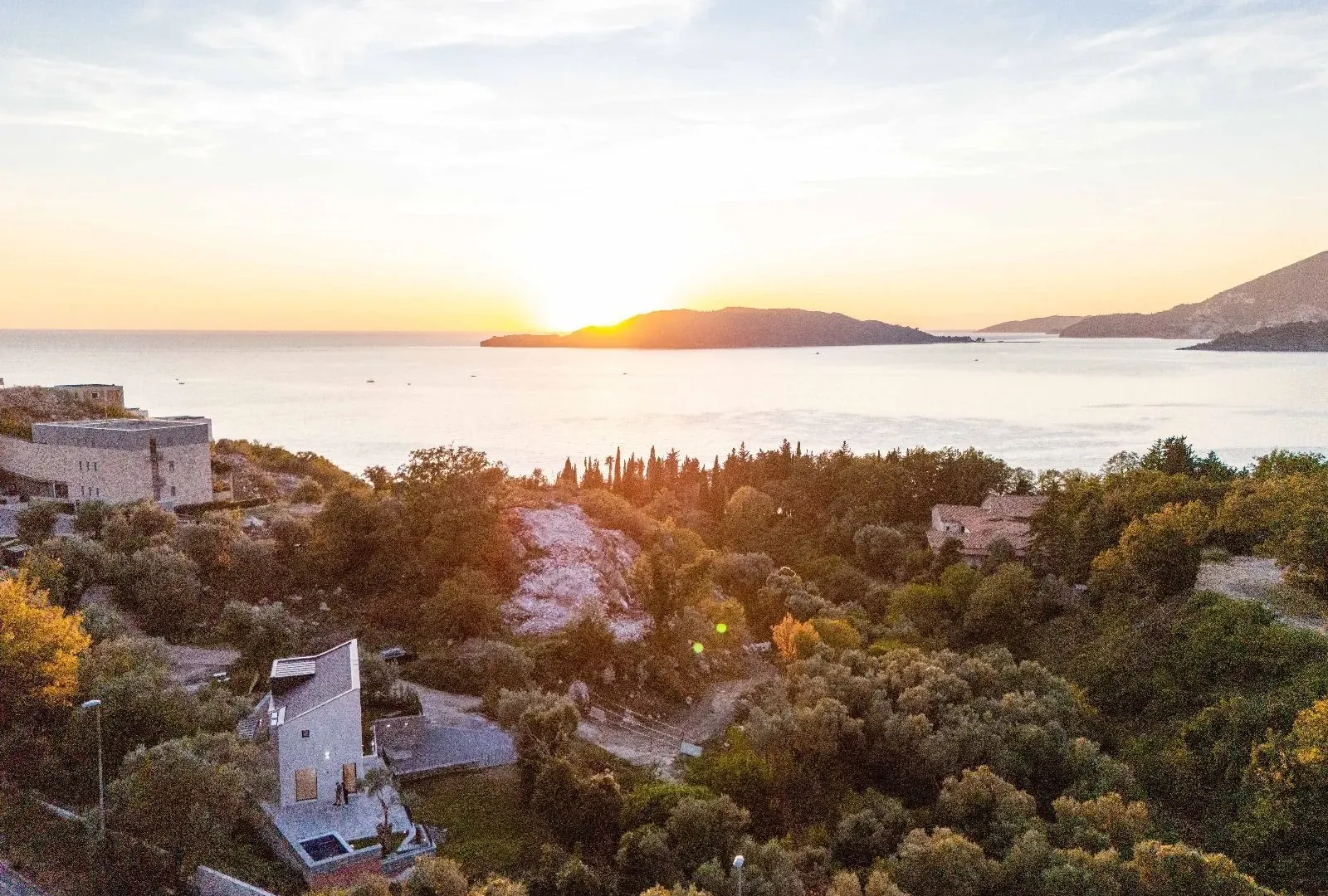 Sale, house, 240m², Kamenovo, Budva