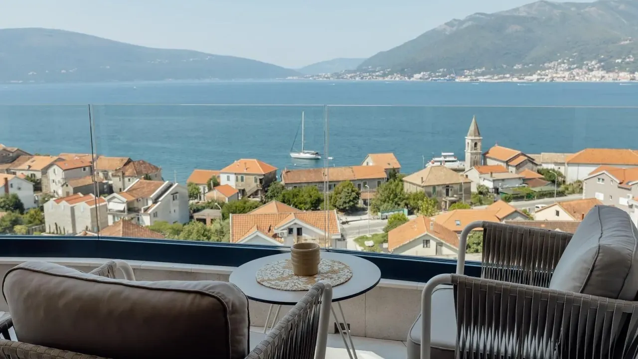 Rent, three bedroom apartment, 149m², Donja Lastva, Tivat