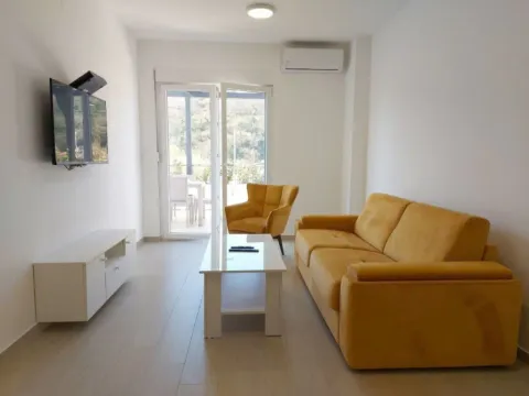 Rent, two bedroom apartment, 68m², Meljine, Herceg Novi - image 3