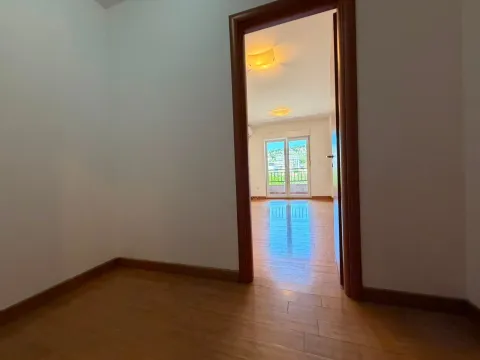 Rent, three bedroom apartment, 107m², Vezirov Most, Podgorica - image 4
