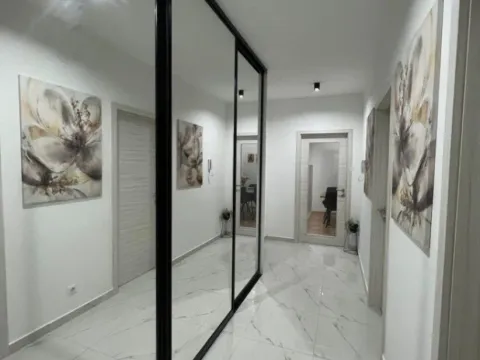 Sale, two bedroom apartment, 75m², Podgorica, Crna Gora - image 4