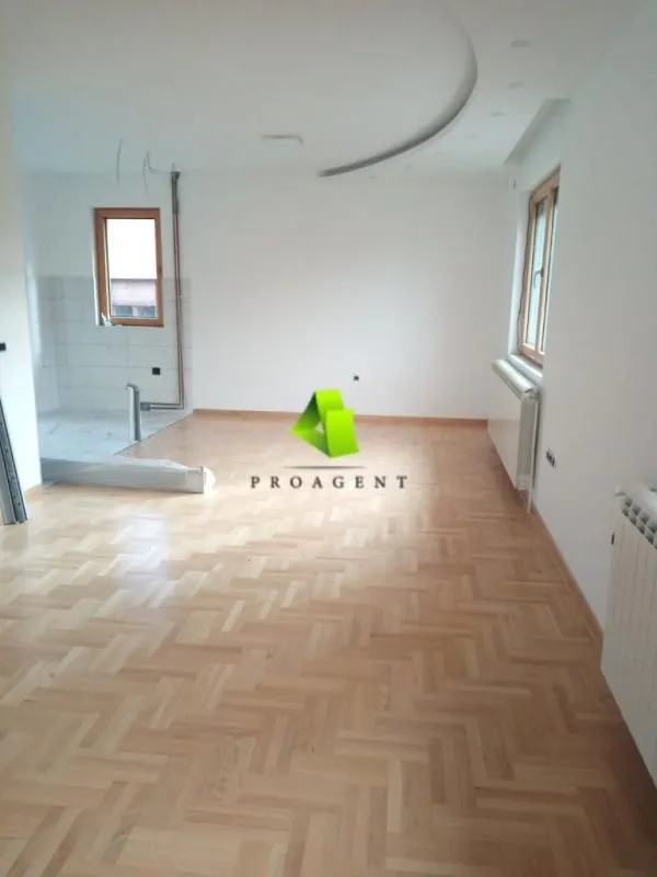 Rent, office space, 600m², Bubanj, Niš