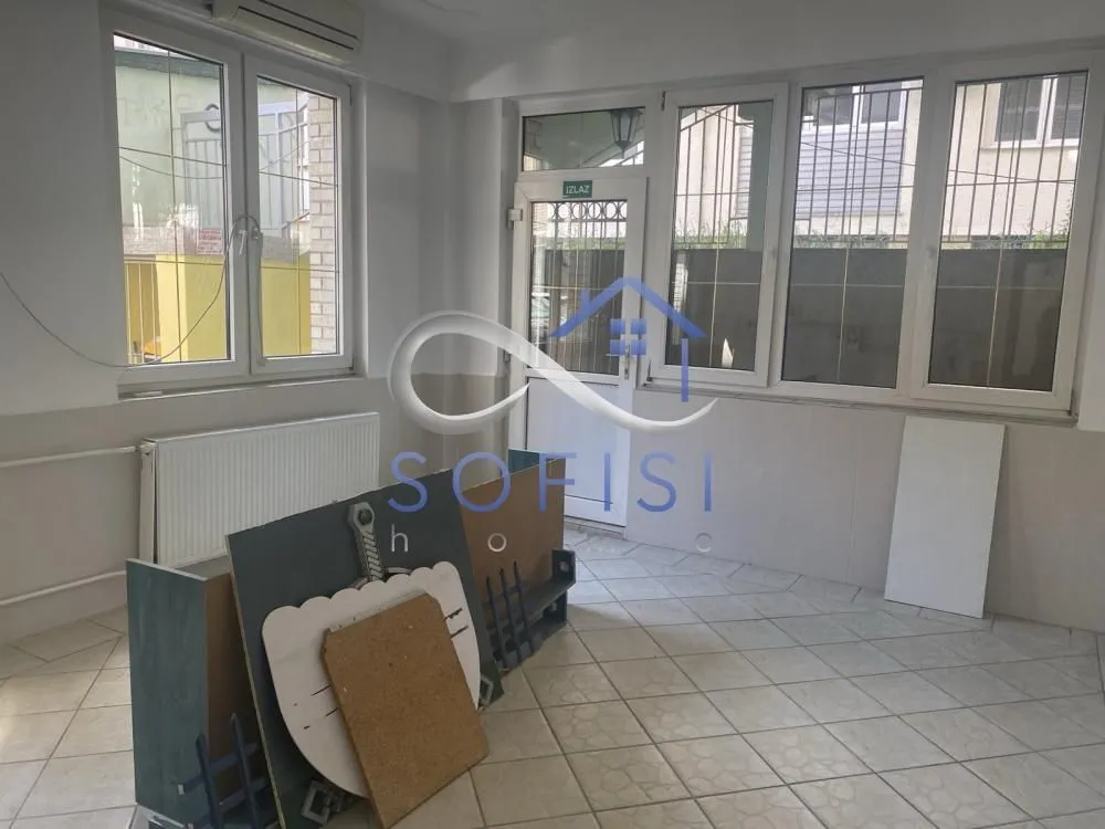Rent, office space, 160m², Grbavica, Novi Sad Sve Podlokacije