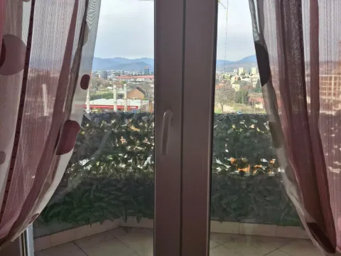 Izdavanje, dvosoban stan, 55m², Stari Aerodrom, Podgorica - image 5