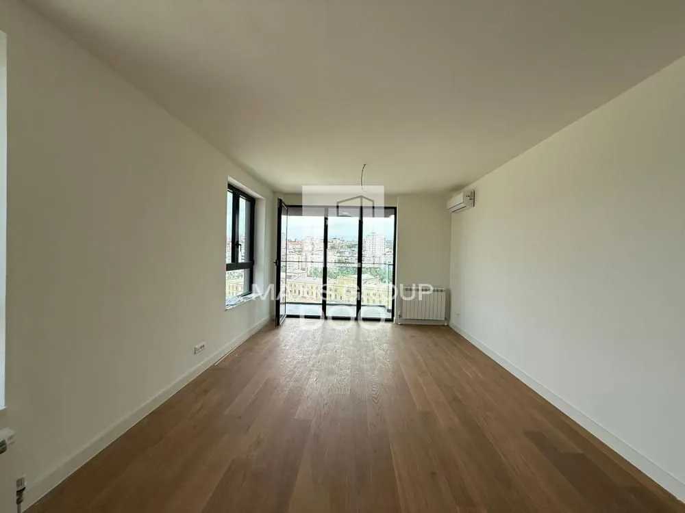 Izdavanje, trosoban stan, 79m², Savski Venac, Beograd