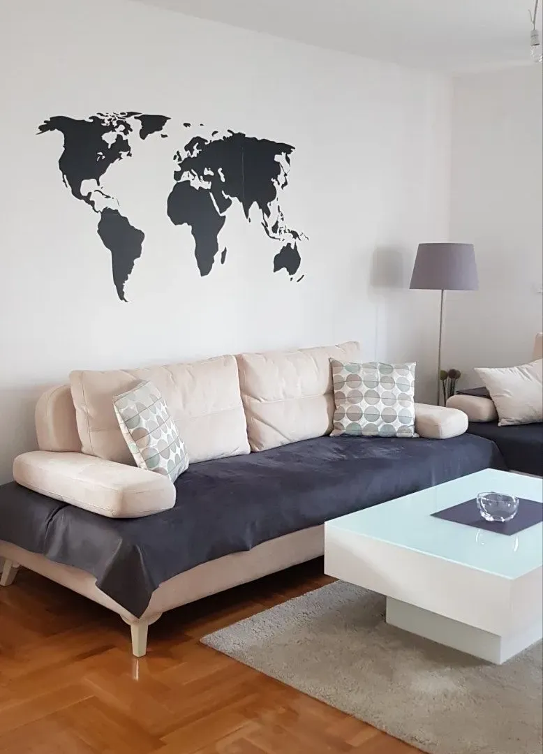Izdavanje, jednosoban stan, 50m², Stari Aerodrom, Podgorica