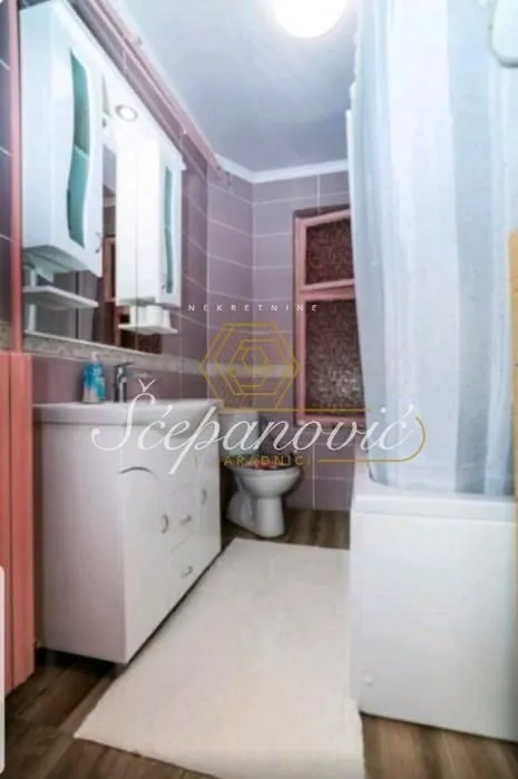 Prodaja, trosoban stan, 61m², Centar, Novi Sad