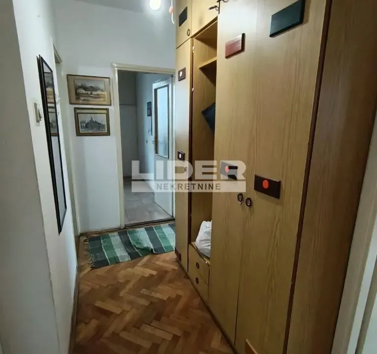 Sale, three bedroom apartment, 66m², Karaburma, Palilula Sve Podlokacije