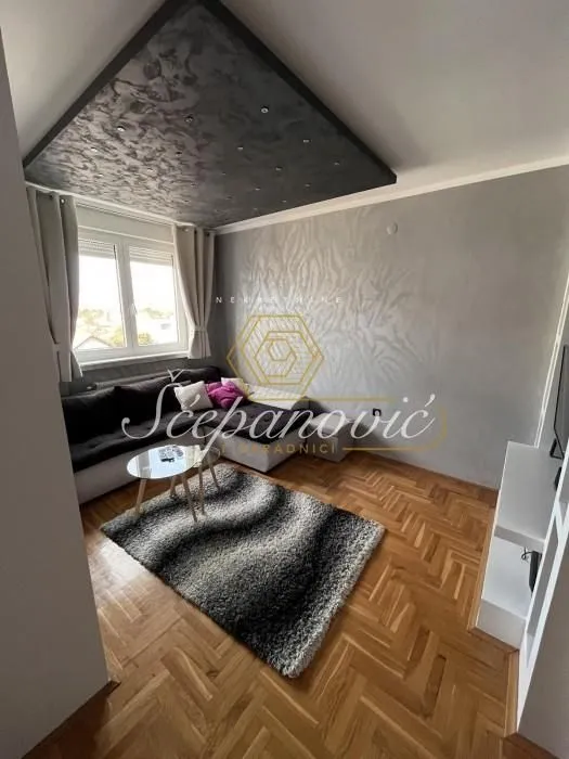 Prodaja, trosoban stan, 80m², Bulevar Oslobodjenja, Novi Sad Sve Podlokacije