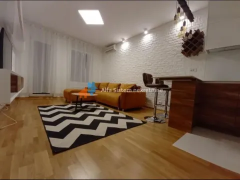 Stan in Novi Beograd Blok 67