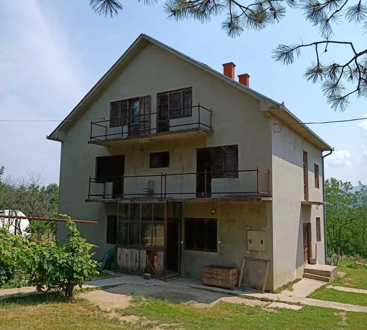 Prodaja, kuća, 360m², Ugrinovci, Gornji Milanovac