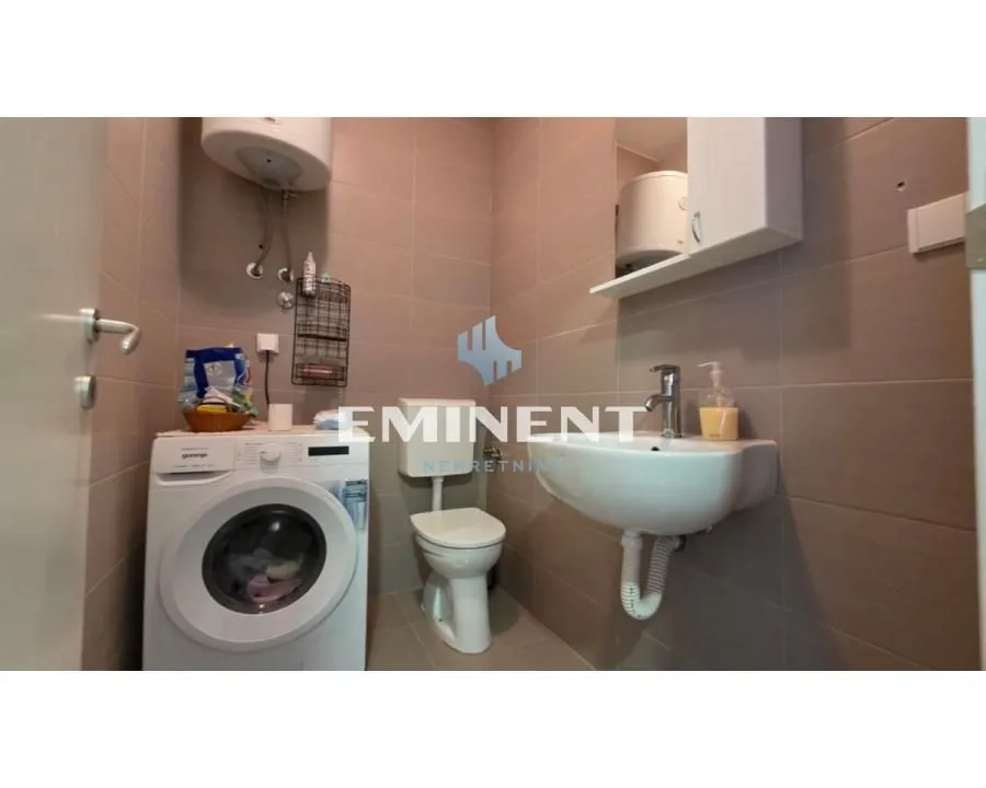 Prodaja, trosoban stan, 74m², Cvetkova Pijaca, Zvezdara Sve Podlokacije